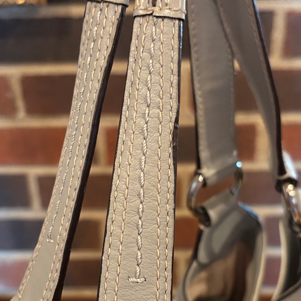 Coach Soho Lynn Hobo “F17092” cream and grey with buckle front - Picture 10 of 17